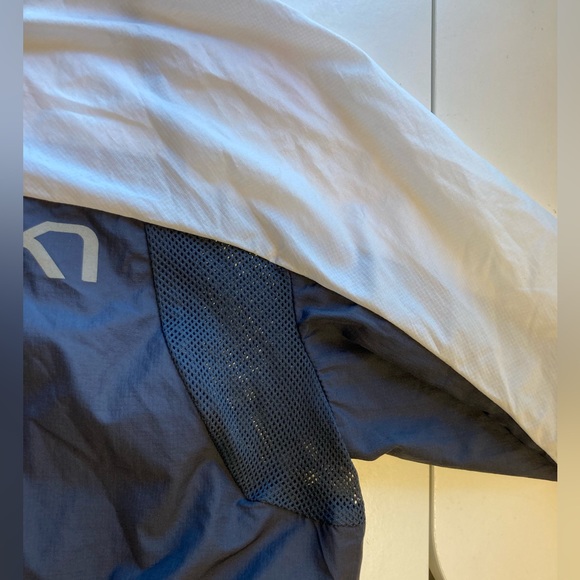 Kari Tara Full Zip Windbreaker Hoodie Zip Front Pockets Hood Drawcord Sz XSmall - Picture 3 of 15